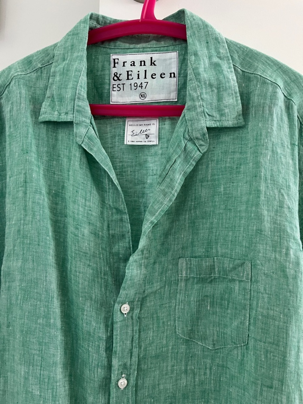 Frank & Eileen Linen Button-Down Shirt in bright spring green - Picture 2 of 5